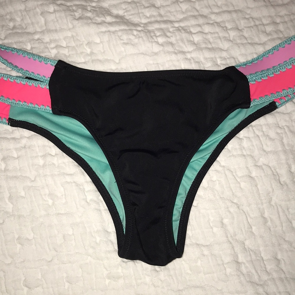 Bikini bottoms